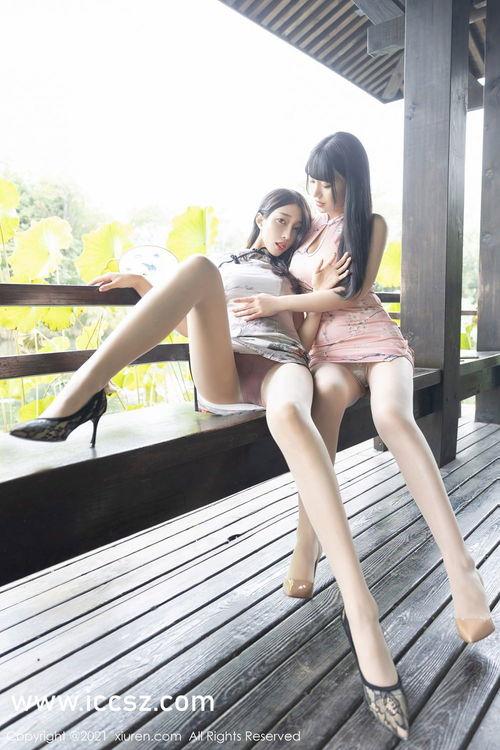 我脱了英文老师的丝袜,Unveiling the Intrigue: My English Teacher's Secret Stockings