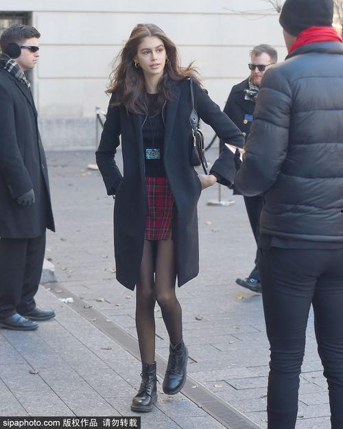 穿着丝袜搞男人,揭秘丝袜与男性之间的神秘魅力